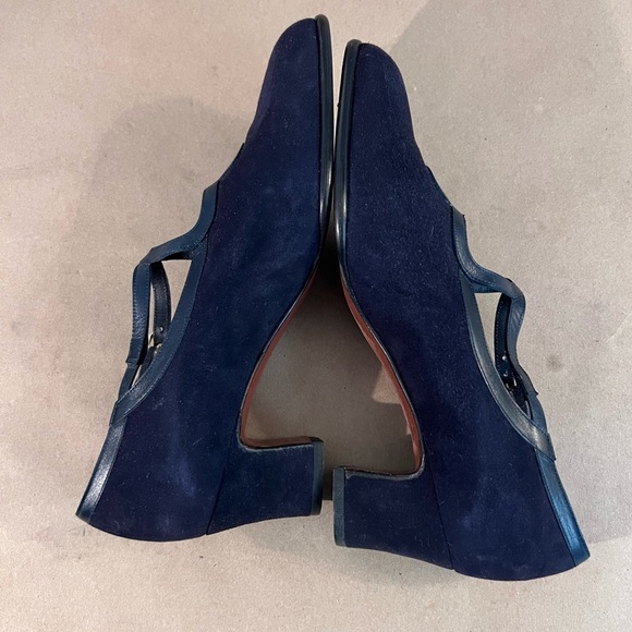 Yanko Navy Blue Suede Gold Buckle Made In Spain Block Heels Women’s 7.5 M - Picture 4 of 11